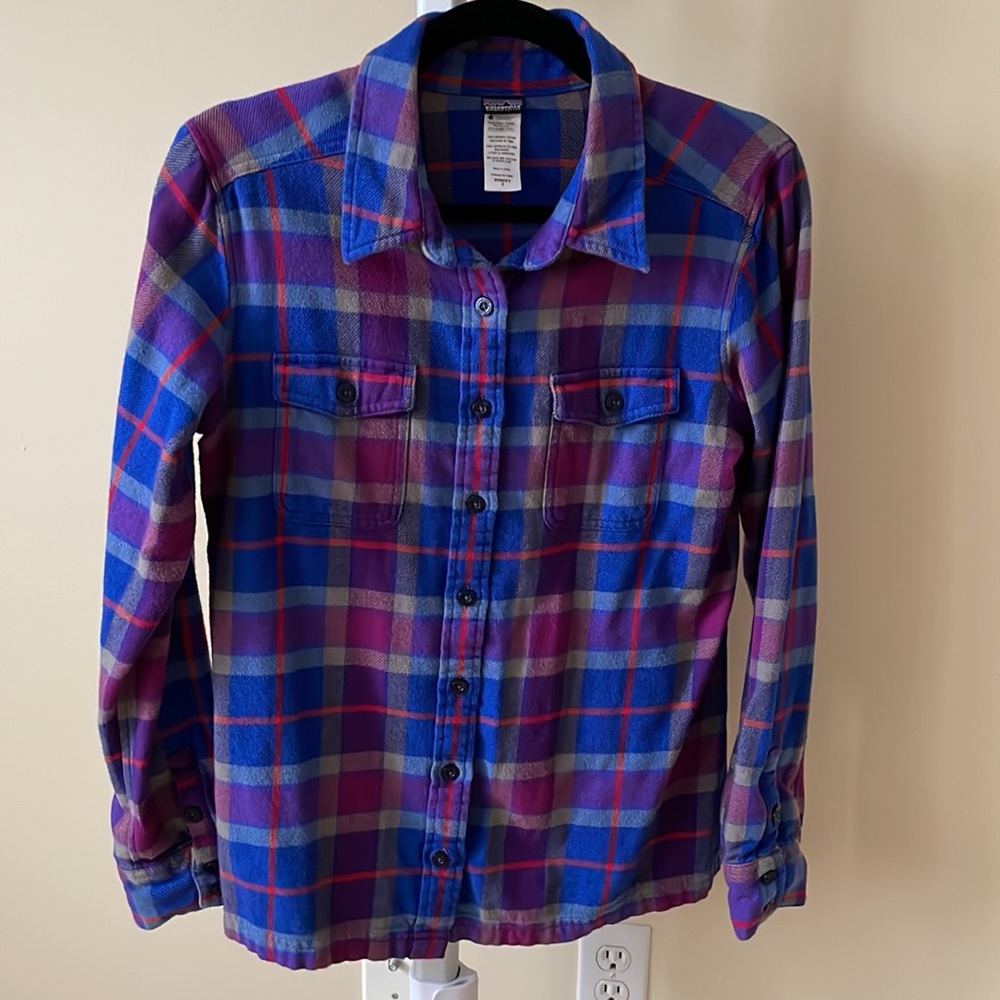Patagonia plaid women organic cotton shirt, size 6